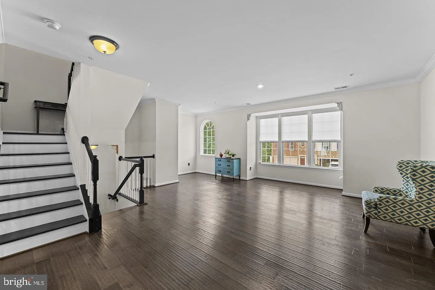3 bed, 2.5 bath, 2128 sqft, $3,150 — Photo 3