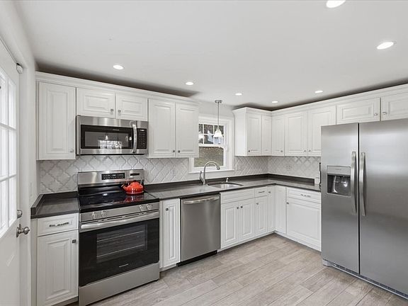 5th image of 7 Pleasantdale Rd