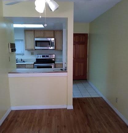 Pass thru to kitchen