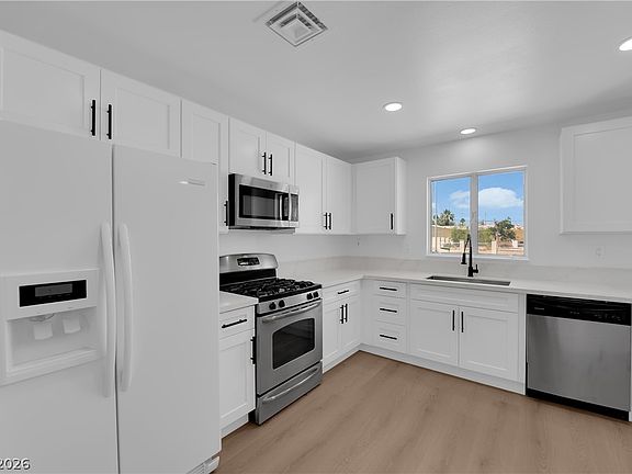 5th image of 4117 El Cederal Ave