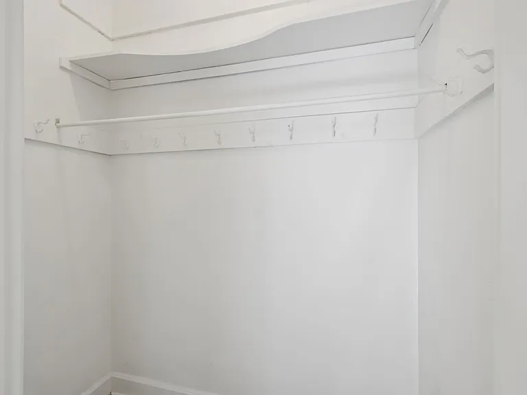 Bayard Manor Apartments — Photo 78