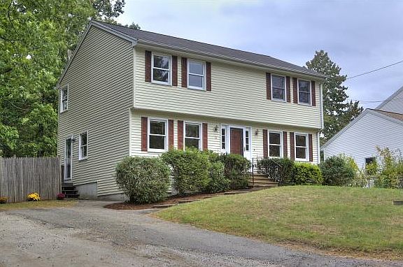 3rd image of 21 Metropolitan Ave