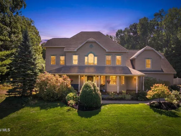 7 Little Drive, Malta, NY 12020