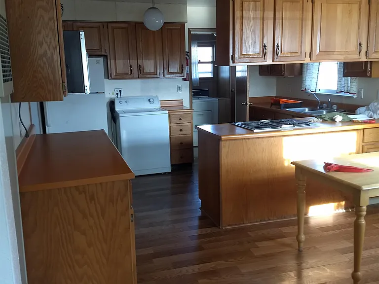 310 W 17th Ave — Photo 3