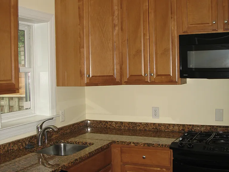 2120 Mount Royal Ter #1 — Photo 3