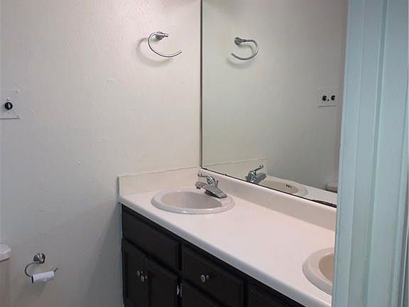 5th image of 3857 Dalewood St