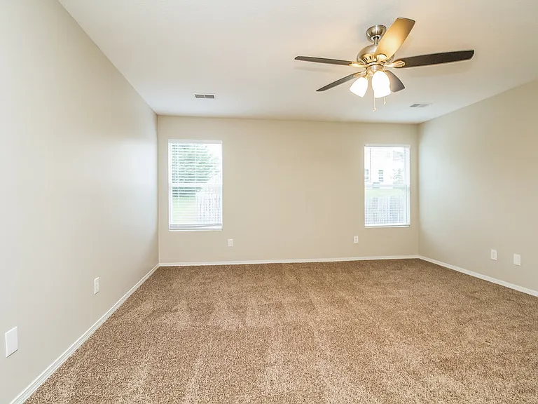 2776 Sutherland Dr — Photo 10