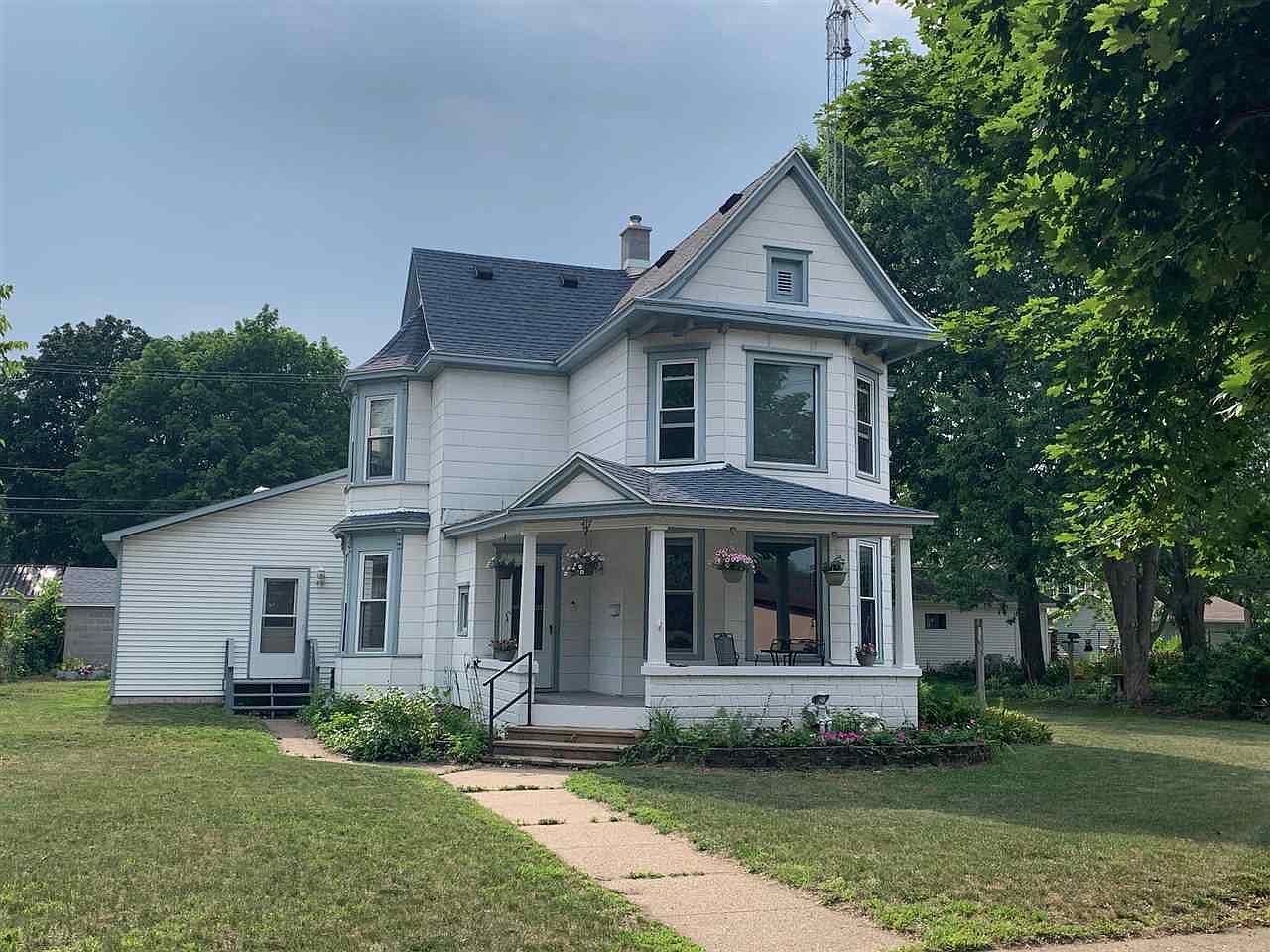 417 S Wacouta Ave, Prairie Du Chien, WI 53821 Zillow
