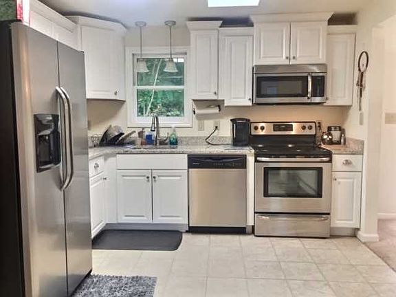2nd image of 12 Hyde Park Dr