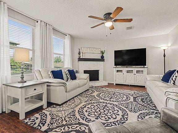 3rd image of 2629 Annalea Ln