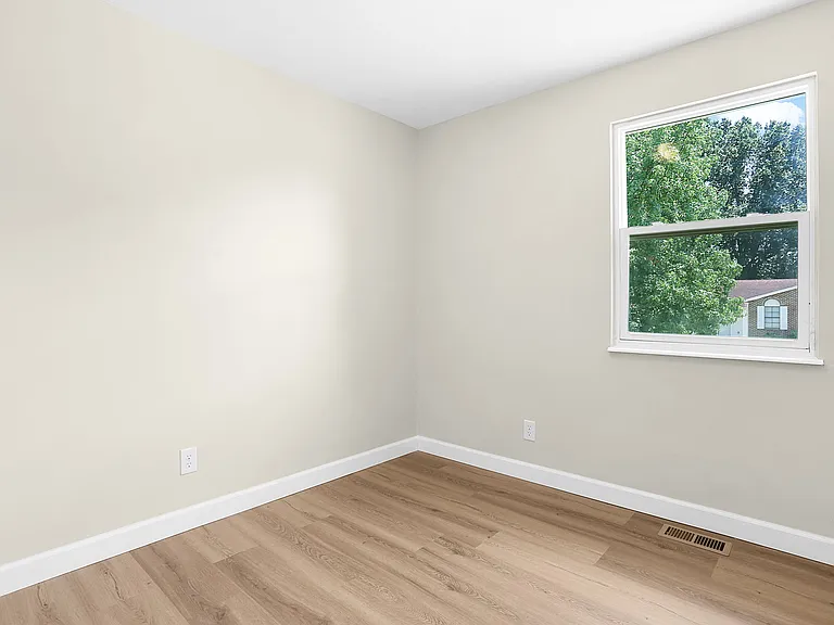 1235 Kings Trail Ln — Photo 5