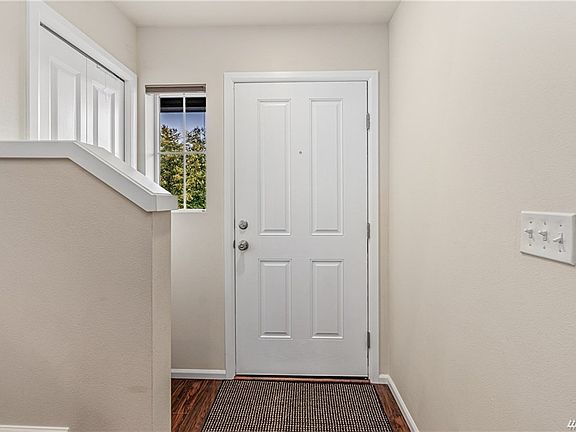 5th image of 8516 11th Pl SE