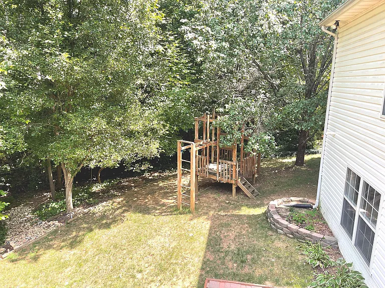 9 Scarlet Oak Cir — Photo 35