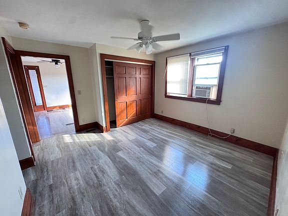 5th image of 106 E Main St