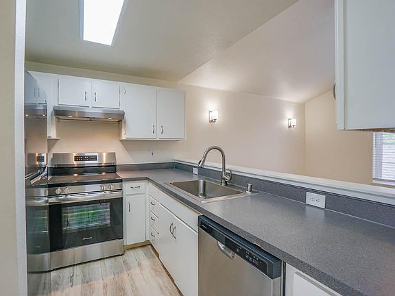 4th image of 907 SE Park Crest Ave APT G29