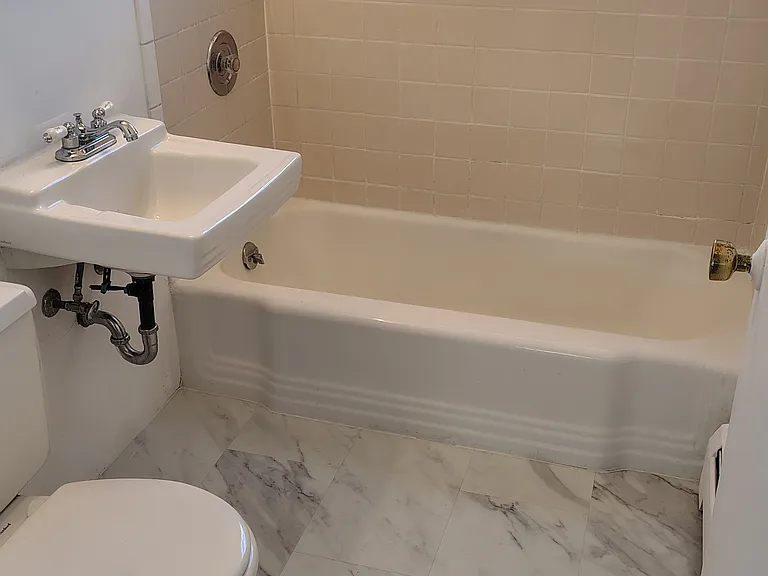 2738 Hessing St #2 — Photo 7