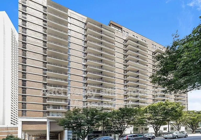 620 Peachtree St NE #901 — Photo 4