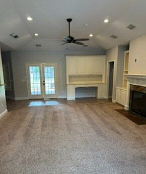 5th image of 405 Crown Colony Dr