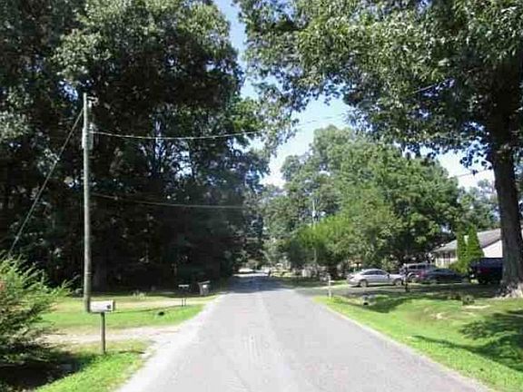 Exterior Neighborhood (street photo)