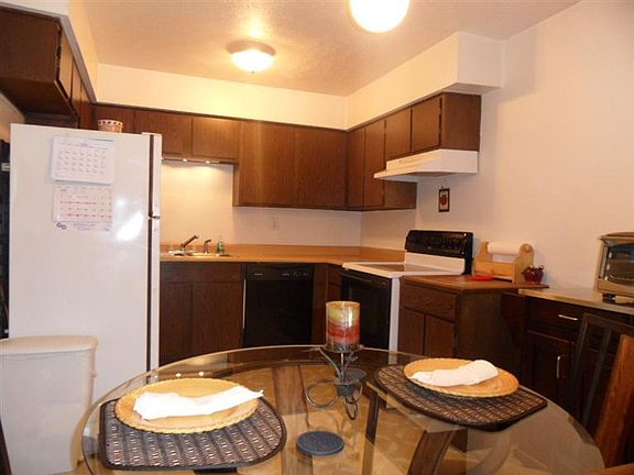2nd image of 7789 Oakridge Ct