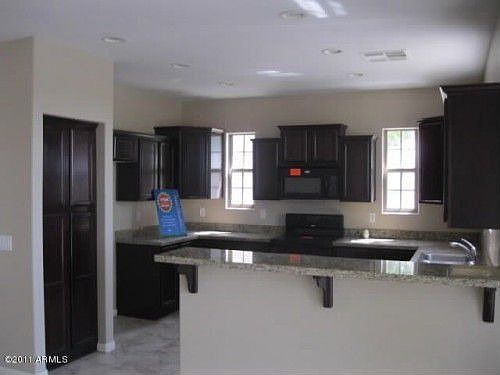 5th image of 15148 W Pershing St