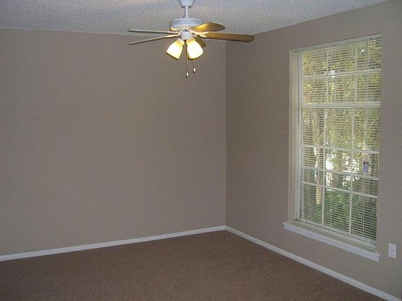 4th image of 3991 Versailles Dr