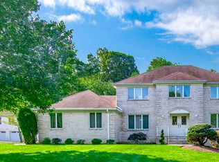 85 Knob Hill Rd, Morganville, NJ 07751