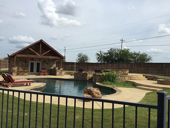Guest Quarters and Pool