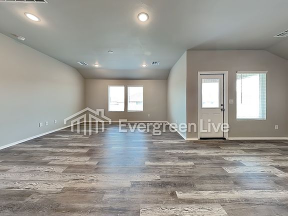 5th image of 3500 Moraine Dr
