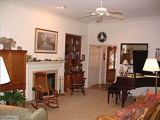 2nd image of 2605 Mackinaw Dr