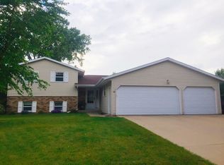 45 Regal Ter, Appleton, WI 54915