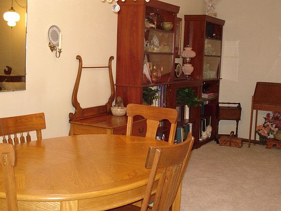 5th image of 317 Cedar Lane Dr
