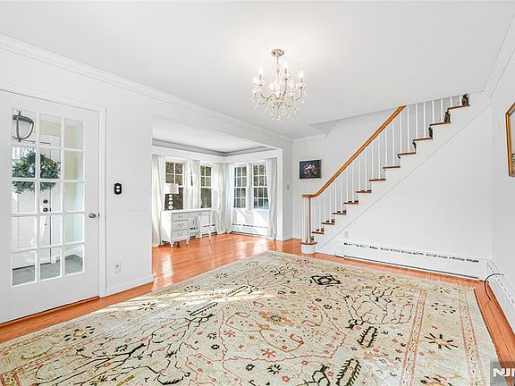 5th image of 40 Orangeburgh Rd