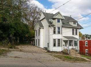 477 W 3rd St, Dubuque, IA 52001