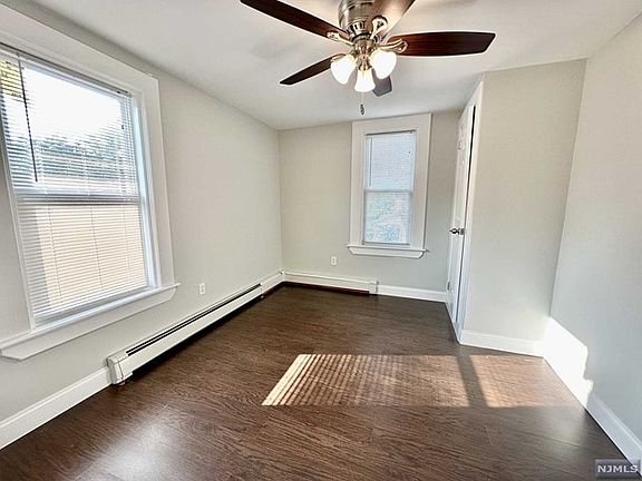 3rd image of 41 Greenwood Ave