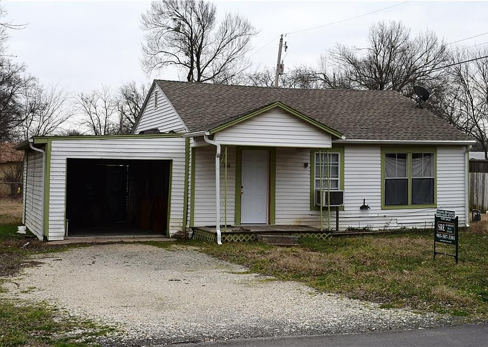 1st image of 904 N Connett St