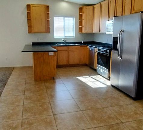 5th image of 6833 Saladin Ave