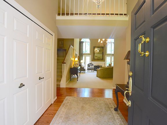 2nd image of 1173 Foxwood Ct