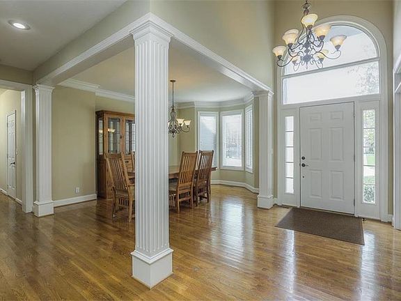 The dramatic charm of this award-winning floor plan is apparent from the minute you enter.