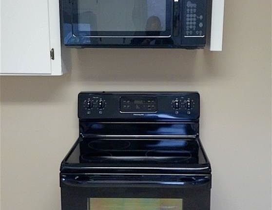 5th image of 110 Greenbriar Dr