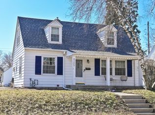 8205 W Honey Creek Pkwy, Milwaukee, WI 53214