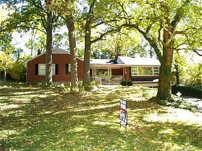 1st image of 786 Oakwood Dr