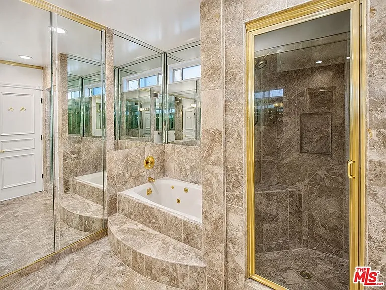 342 N Palm Dr #201 — Photo 20