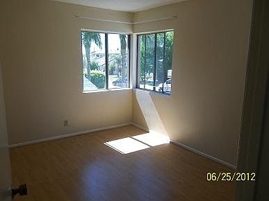 1st image of 454 Hawthorne St APT E