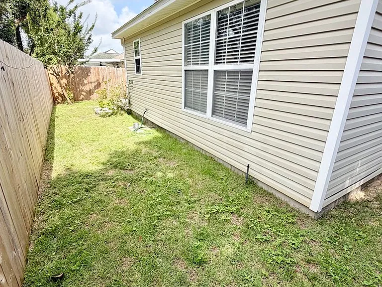 2390 Marina Dr — Photo 37