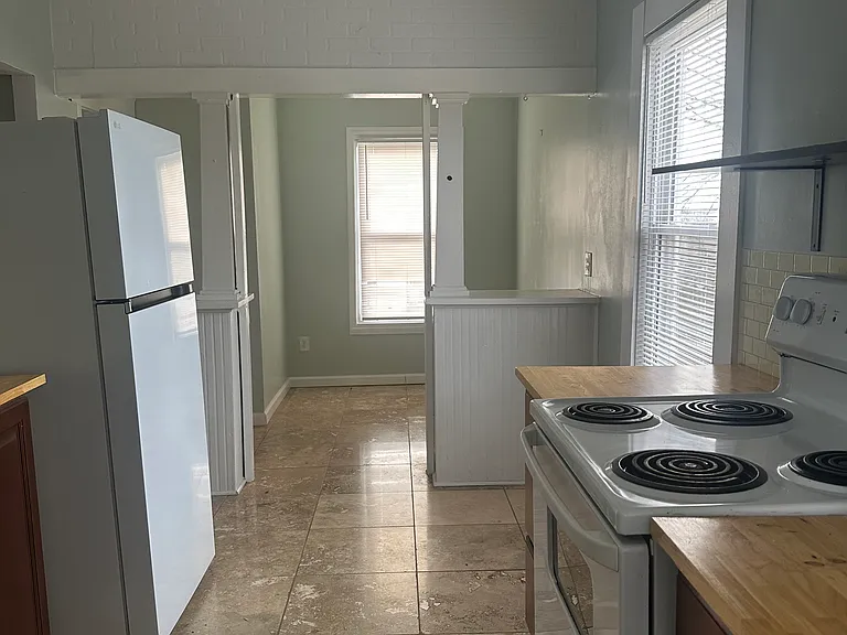 315 E Columbia Ave — Photo 8