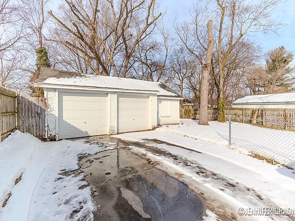 4th image of 2033 Wyoming Ave SW