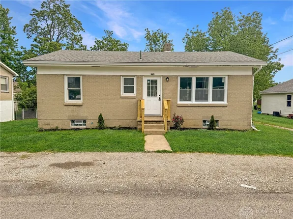 206 E Poplar St, Saint Paris, OH 43072