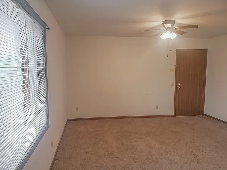 695 Wood Violet Ln #9 — Photo 4