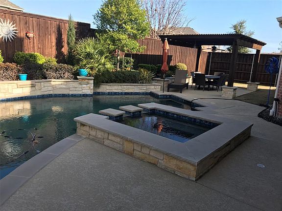3rd image of 13980 Sorano Dr